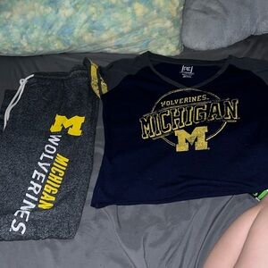 Michigan wolverines shirt and pants